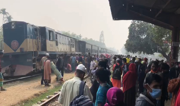 Engine with two compartments derailed in Gazipur