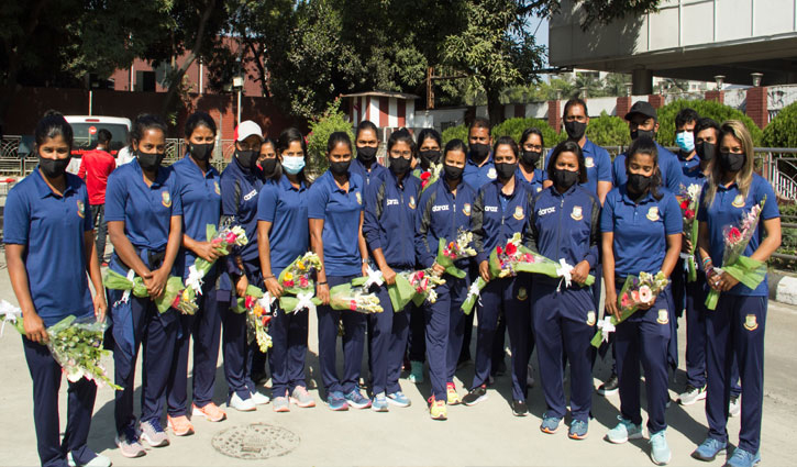 Two women cricketers test COVID positive