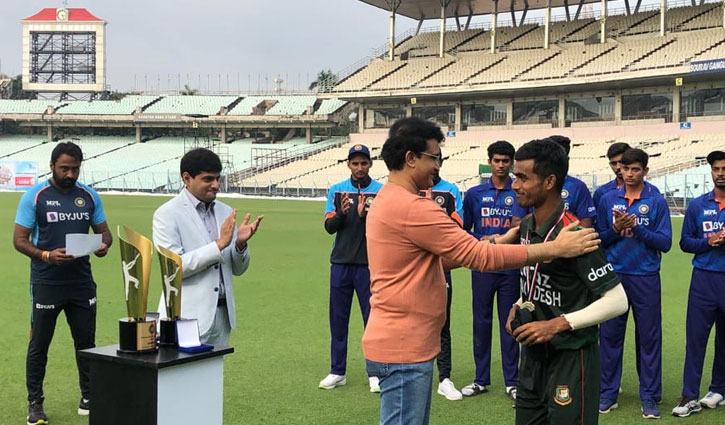 ইডেনে গাঙ্গুলির সান্নিধ্যে উচ্ছ্বসিত প্রান্তিক ইডেনে গাঙ্গুলির সান্নিধ্যে উচ্ছ্বসিত প্রান্তিক