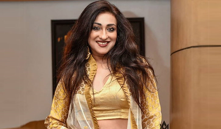 সপরিবারে করোনায় আক্রান্ত ঋতুপর্ণা