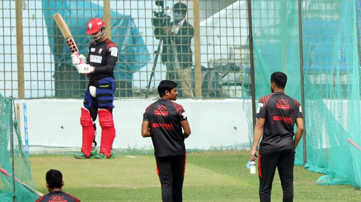 করোনা মুক্তির পর ছন্দে ফেরার লড়াইয়ে আগ্রাসী সোহান করোনা মুক্তির পর ছন্দে ফেরার লড়াইয়ে আগ্রাসী সোহান
