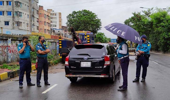 ‘সারাদিন বাসায় বিরক্ত লাগে, চায়ের জন্য নিচে নামলাম’ ‘সারাদিন বাসায় বিরক্ত লাগে, চায়ের জন্য নিচে নামলাম’