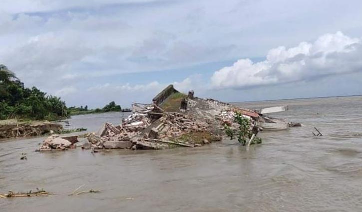 নদী ভাঙনে মানিকগঞ্জে ৮ কিলোমিটার এলাকা বিলীন