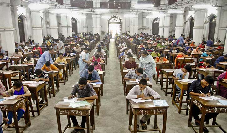 দফায় দফায় পেছাচ্ছে বিশ্ববিদ্যালয় ভর্তি পরীক্ষা: উৎকণ্ঠায় ভর্তিচ্ছুরা দফায় দফায় পেছাচ্ছে বিশ্ববিদ্যালয় ভর্তি পরীক্ষা: উৎকণ্ঠায় ভর্তিচ্ছুরা