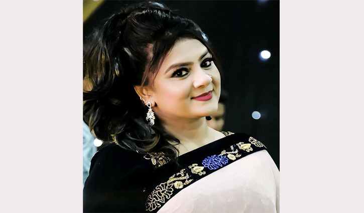 হেলেনার বিরুদ্ধে ২ মামলা দায়ের, আরও ৩ মামলার প্রস্তুতি হেলেনার বিরুদ্ধে ২ মামলা দায়ের, আরও ৩ মামলার প্রস্তুতি