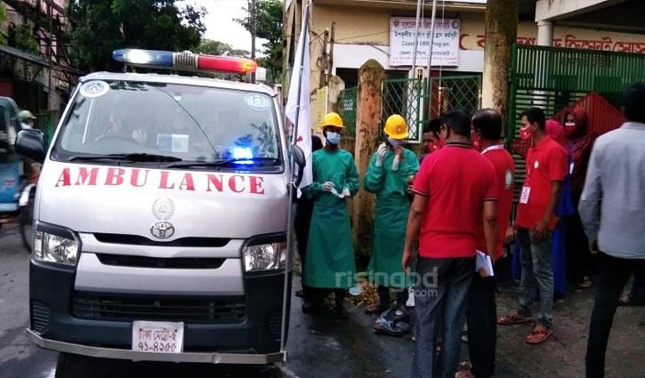 করোনা রোগীদের জন্য রেড ক্রিসেন্টের ফ্রি অ্যাম্বুলেন্স 