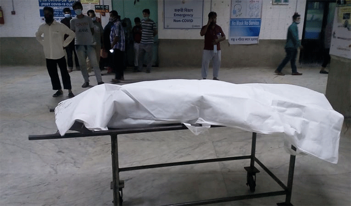 মাইক্রোবাসের ধাক্কায় ট্রাফিক কনস্টেবল নিহত মাইক্রোবাসের ধাক্কায় ট্রাফিক কনস্টেবল নিহত
