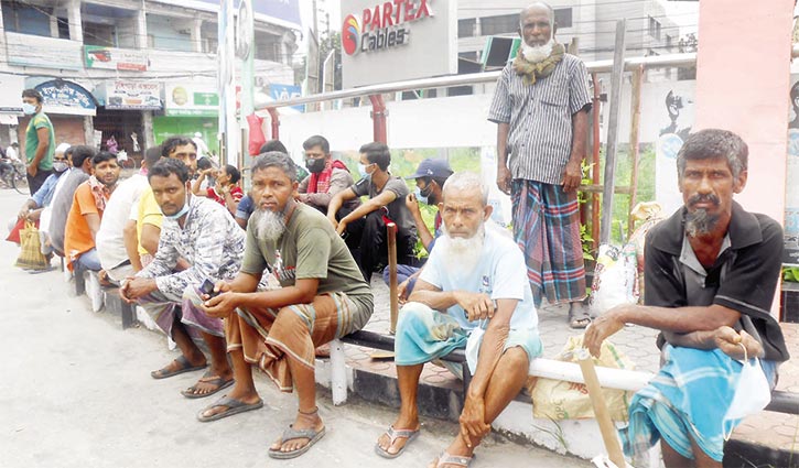লকডাউনে রোজগার বন্ধ, নিম্ন আয়ের মানুষের কপালে দুশ্চিন্তার ভাঁজ