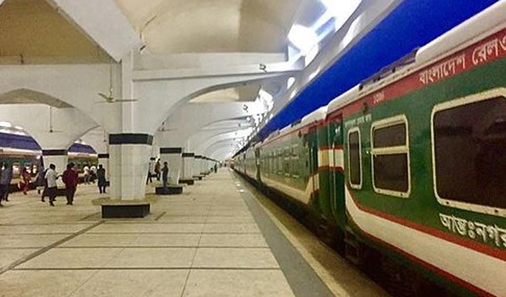 শুরু হলো ট্রেন যাত্রা