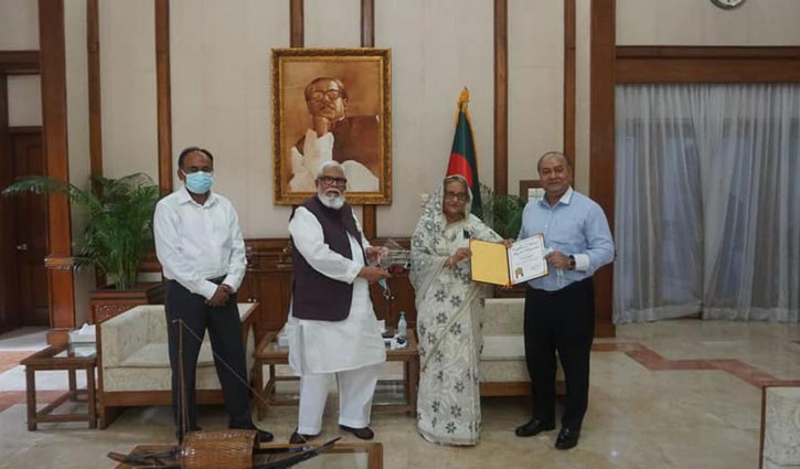 রোড শো: সান্তা ক্লারা মেয়রের ক্রেস্ট প্রধানমন্ত্রীর কাছে হস্তান্তর রোড শো: সান্তা ক্লারা মেয়রের ক্রেস্ট প্রধানমন্ত্রীর কাছে হস্তান্তর