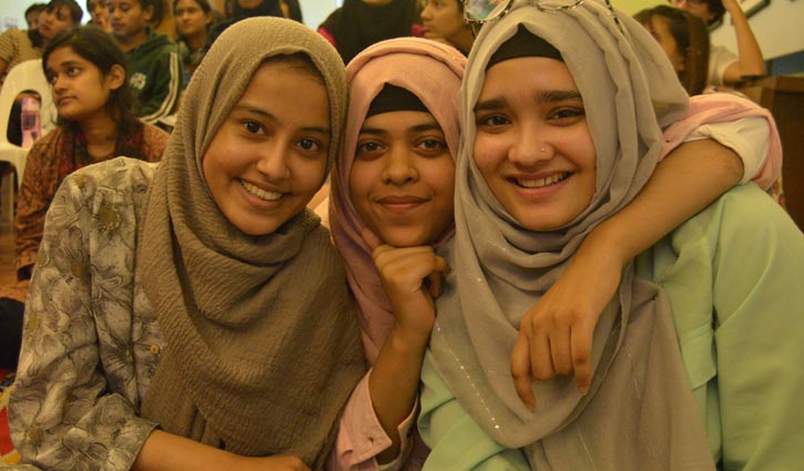 দেড়শতাধিক আফগান শিক্ষার্থী কাবুল থেকে চট্টগ্রাম ফিরছেন