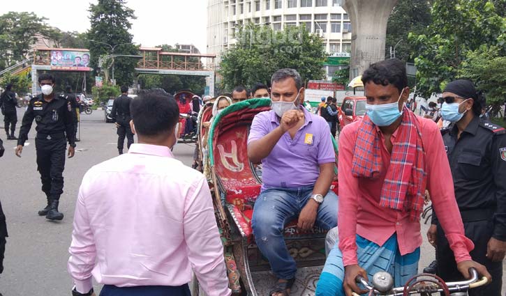 ‘কাজ নেই রিকশায় ঘুরছি, মামা বাড়ি যাই’ ‘কাজ নেই রিকশায় ঘুরছি, মামা বাড়ি যাই’