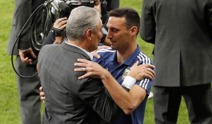 তিতে বনাম স্কালোনি, লড়াইটা টাচলাইনেও