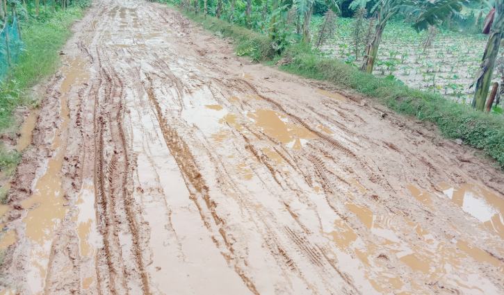 একটি রাস্তা ১০ গ্রামের মানুষের ভোগান্তির কারণ.. একটি রাস্তা ১০ গ্রামের মানুষের ভোগান্তির কারণ..