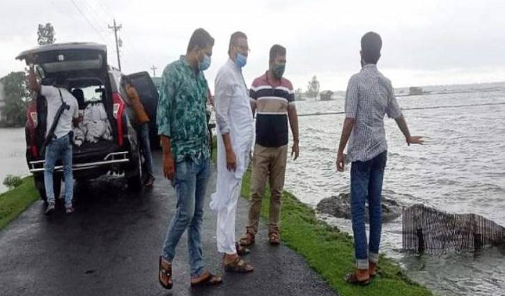 টানা বর্ষণে তলিয়ে গেছে খুলনার কয়রা-পাইকগাছা টানা বর্ষণে তলিয়ে গেছে খুলনার কয়রা-পাইকগাছা