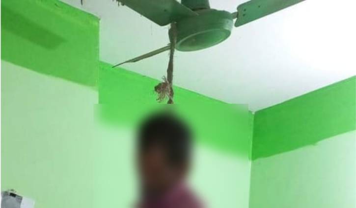 নেত্রকোনায় গ্রামীণ ব্যাংকে নৈশ প্রহরীর ঝুলন্ত লাশ নেত্রকোনায় গ্রামীণ ব্যাংকে নৈশ প্রহরীর ঝুলন্ত লাশ