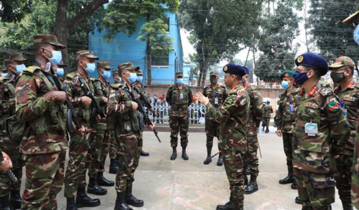 সেনাবাহিনীর টহল ও ট্রেনিং কার্যক্রম পরিদর্শন করলেন সেনাপ্রধান