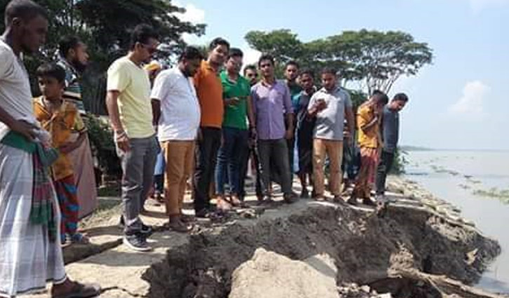 ভাঙা বেড়িবাঁধ উপকূলবাসীর গলার কাঁটা