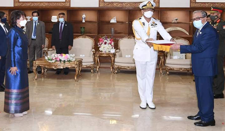 রাষ্ট্রপতির কাছে পরিচয়পত্র পেশ করলেন দুই রাষ্ট্রদূত