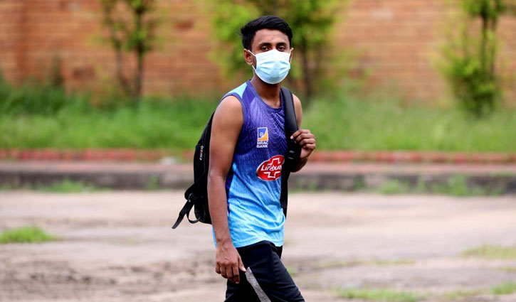 বাবা হারানোর শোক কাটিয়ে ফিরলেন আমিনুল বাবা হারানোর শোক কাটিয়ে ফিরলেন আমিনুল