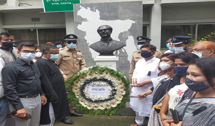 ‘বঙ্গবন্ধু আজীবন মানুষের সেবায় কাজ করে গেছেন’