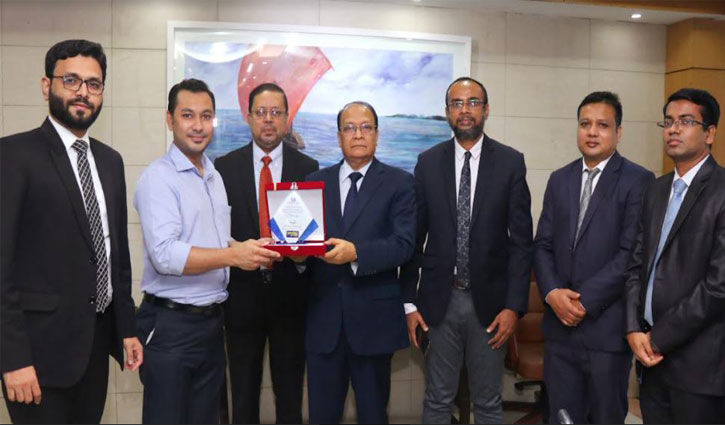 সাউথইস্ট ব্যাংক’কে অ্যাওয়ার্ড প্রদান ন্যাশনাল এক্সচেঞ্জ কোম্পানির