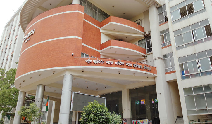 গাজীপুরে করোনায় প্রাণ গেলো আরও ৫ জনের গাজীপুরে করোনায় প্রাণ গেলো আরও ৫ জনের