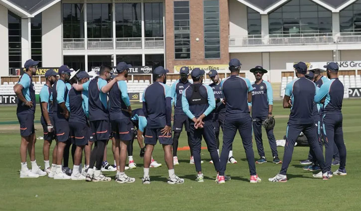 ক্রুনালের পর ভারতীয় দলে আরও দুজনের করোনা ক্রুনালের পর ভারতীয় দলে আরও দুজনের করোনা