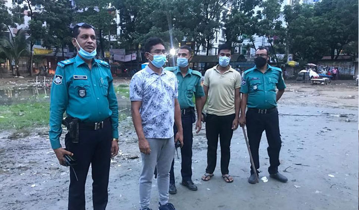 রাজধানীতে খেলার মাঠ দখলমুক্ত করল পুলিশ রাজধানীতে খেলার মাঠ দখলমুক্ত করল পুলিশ
