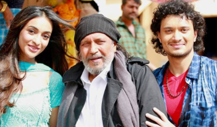 ছোট ছেলের অভিষেক সিনেমায় মিঠুন