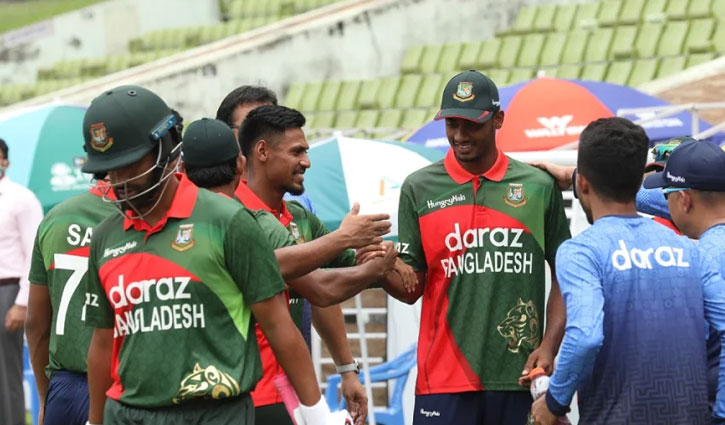 শরিফুলের কাছে মোস্তাফিজ কোচের মতো শরিফুলের কাছে মোস্তাফিজ কোচের মতো