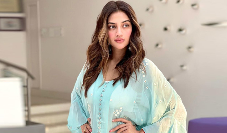 চলতি মাসেই মা হবেন নুসরাত চলতি মাসেই মা হবেন নুসরাত