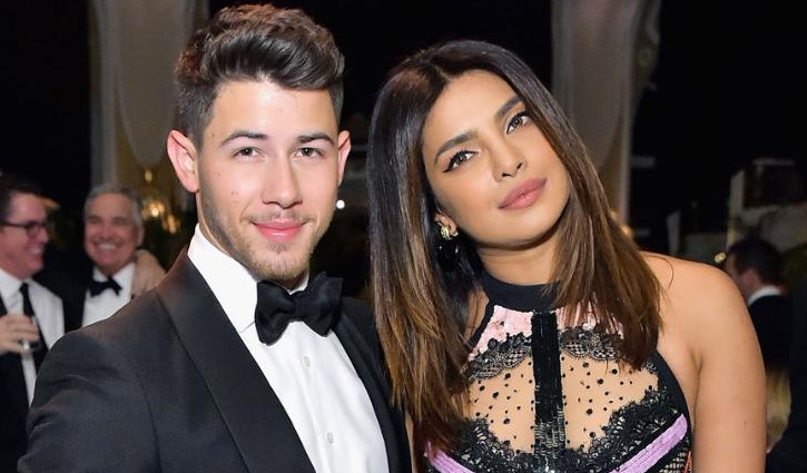 প্রিয়াঙ্কাকে ১৫ লাখ টাকার মদের বোতল উপহার দিলেন নিক!