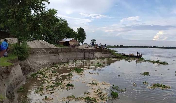 পদ্মায় বাড়ছে পানি, আতঙ্কে ৬ এলাকার মানুষ 