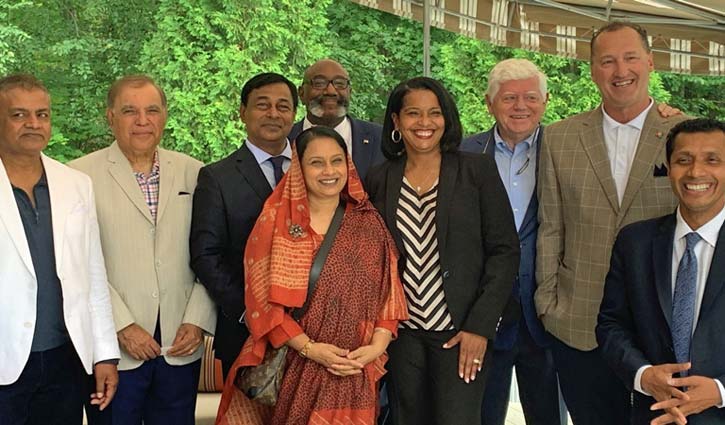 বাংলাদেশে টিকা সংকট সমাধানের আশ্বাস মার্কিন রাজনীতিবিদদের