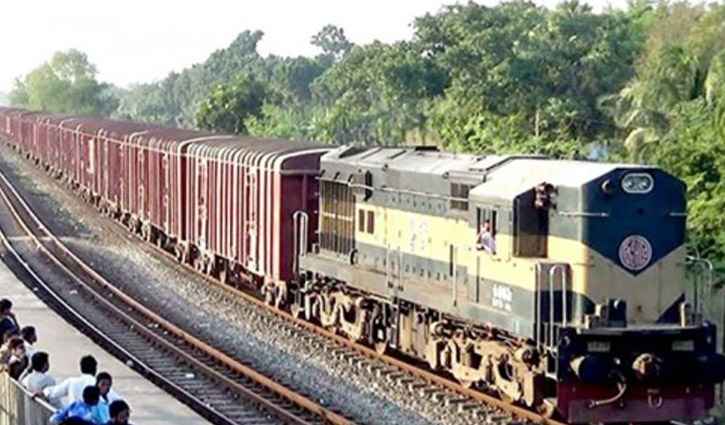 ৫৯২ টাকায় গরু যাবে ঢাকায়