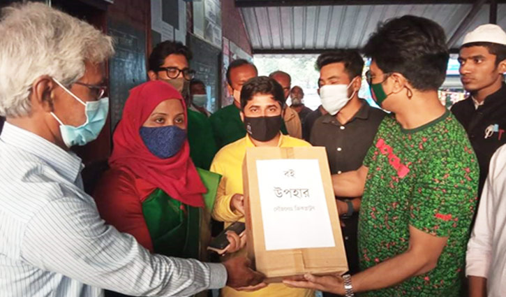 সোনাতলার রেলস্টেশনে ‘যোগাযোগ’ পাঠাগার সোনাতলার রেলস্টেশনে ‘যোগাযোগ’ পাঠাগার