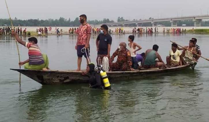 বেড়াতে গিয়ে ধরলায় ডুবে একজনের মৃত্যু বেড়াতে গিয়ে ধরলায় ডুবে একজনের মৃত্যু