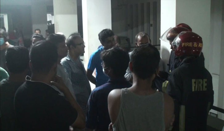 নারায়ণগঞ্জে আবাসিক ভবনে বিস্ফোরণ, দগ্ধ ২ নারায়ণগঞ্জে আবাসিক ভবনে বিস্ফোরণ, দগ্ধ ২