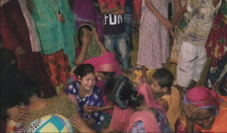 টাঙ্গাইলে শ্বশুরের দায়ের কোপে পুত্রবধূর মৃত্যুর অভিযোগ টাঙ্গাইলে শ্বশুরের দায়ের কোপে পুত্রবধূর মৃত্যুর অভিযোগ