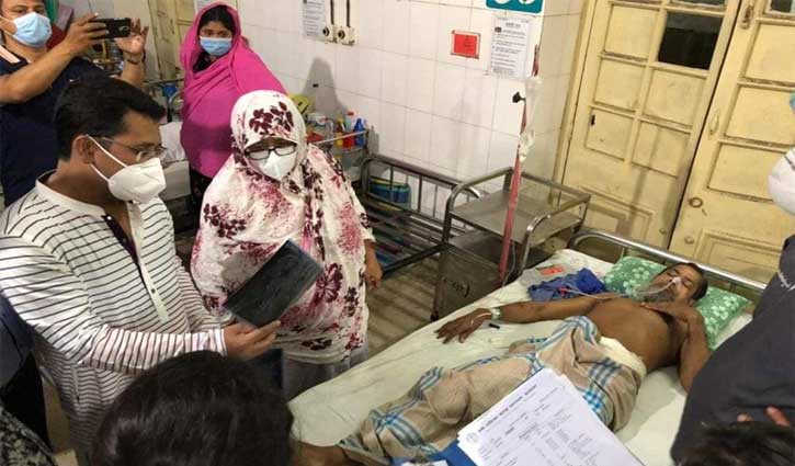 সংঘর্ষে আহত গার্মেন্টস শ্রমিককে হাসপাতালে দেখতে গেলেন শ্রম প্রতিমন্ত্রী সংঘর্ষে আহত গার্মেন্টস শ্রমিককে হাসপাতালে দেখতে গেলেন শ্রম প্রতিমন্ত্রী