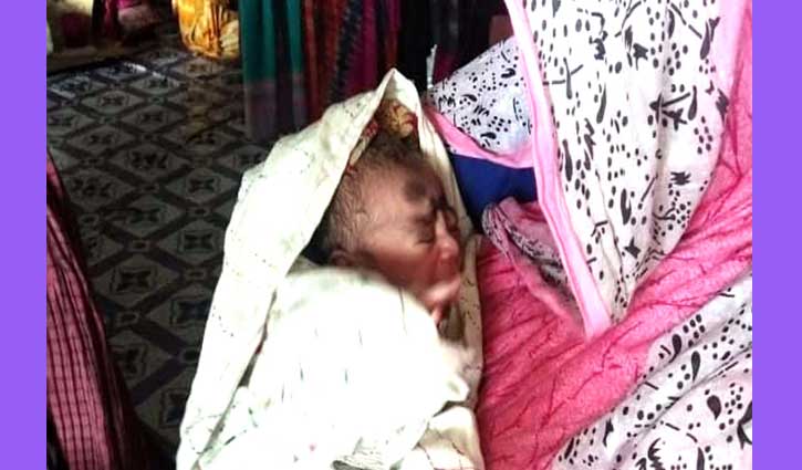 আশ্রয়কেন্দ্রে জন্ম নিলো পুত্র সন্তান আশ্রয়কেন্দ্রে জন্ম নিলো পুত্র সন্তান