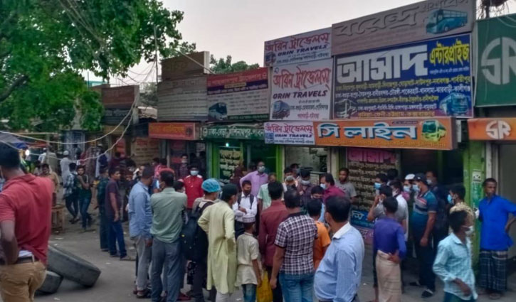 ঘরমুখো মানুষের ভিড় বাড়ছে বাস টার্মিনালে ঘরমুখো মানুষের ভিড় বাড়ছে বাস টার্মিনালে