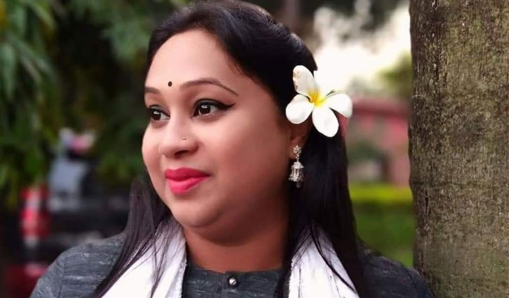সকালে সন্তান জন্ম দিয়ে বিকেলেই করোনায় মারা গেলেন সাংবাদিক রিফাত সকালে সন্তান জন্ম দিয়ে বিকেলেই করোনায় মারা গেলেন সাংবাদিক রিফাত