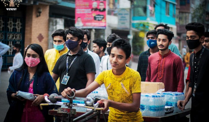 সাড়ে ৩০০ অসহায়ের পাশে ‘স্বপ্নছায়া’ সাড়ে ৩০০ অসহায়ের পাশে ‘স্বপ্নছায়া’