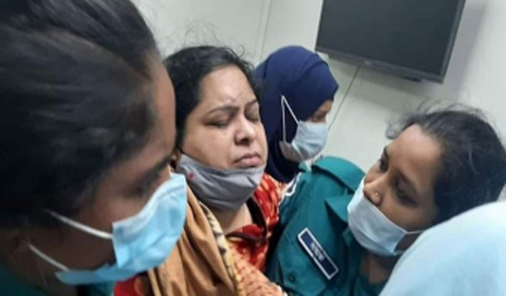 আদালতে নেওয়া হয়েছে সাংবাদিক রোজিনা ইসলামকে আদালতে নেওয়া হয়েছে সাংবাদিক রোজিনা ইসলামকে