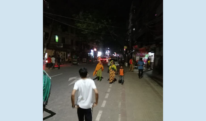 গলিতে খুঁজে ফেরা লকডাউন