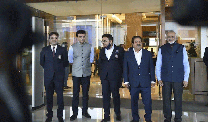 সৌরভদের বিরুদ্ধে ১০০০ কোটি রুপির জনস্বার্থ মামলা সৌরভদের বিরুদ্ধে ১০০০ কোটি রুপির জনস্বার্থ মামলা
