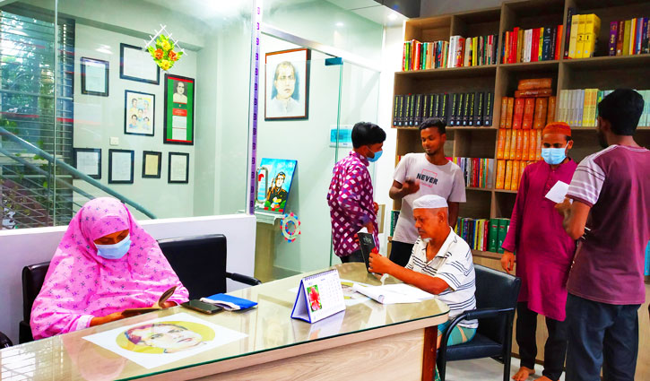 পাঠকপ্রিয় হচ্ছে ‘মানিক চৌধুরী পাঠাগার’ পাঠকপ্রিয় হচ্ছে ‘মানিক চৌধুরী পাঠাগার’