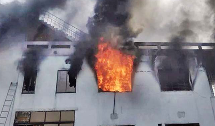 রাজধানীতে পৃথক ভবনে আগুন রাজধানীতে পৃথক ভবনে আগুন